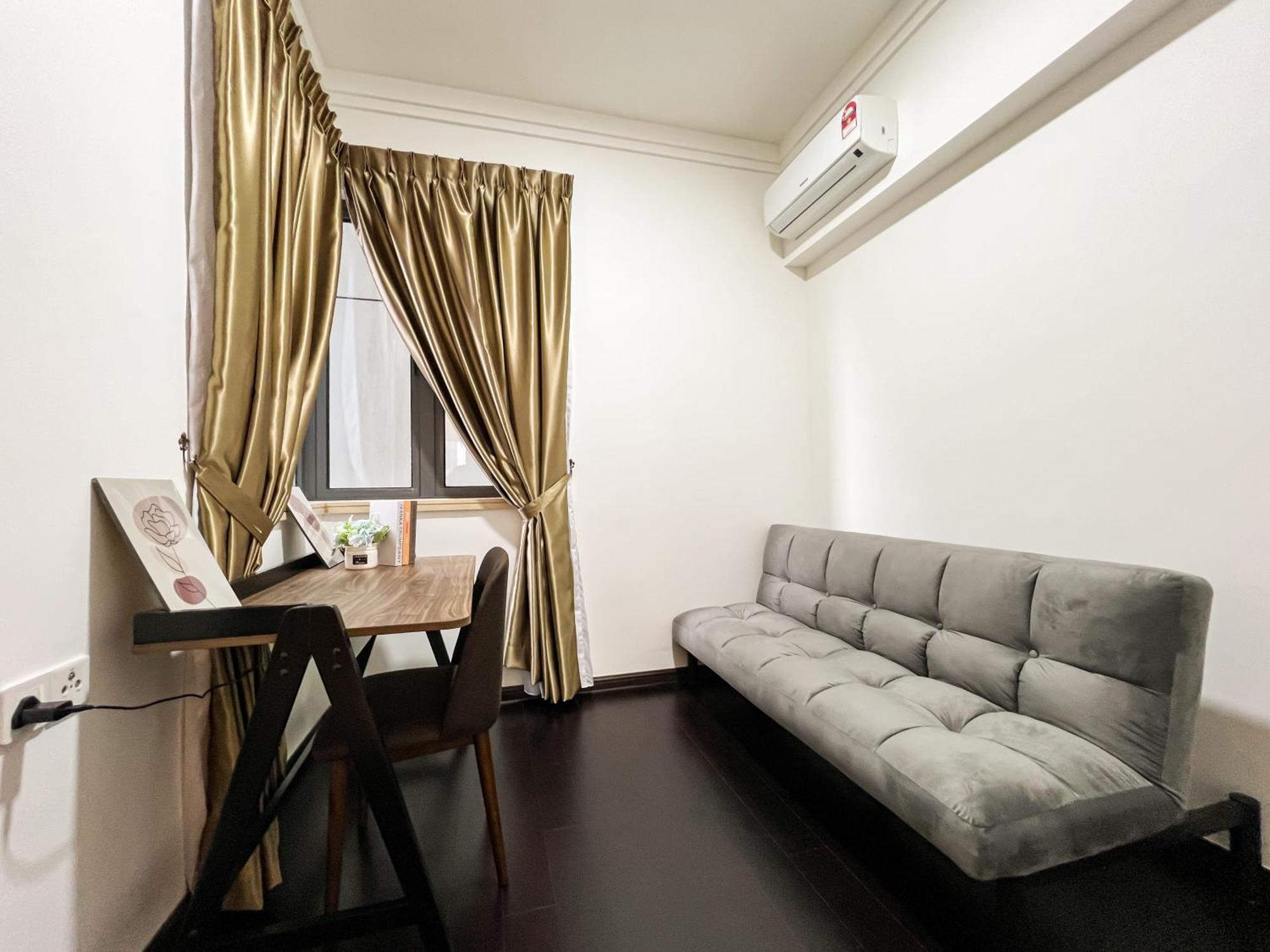 Apartment R&f Princes Cove *