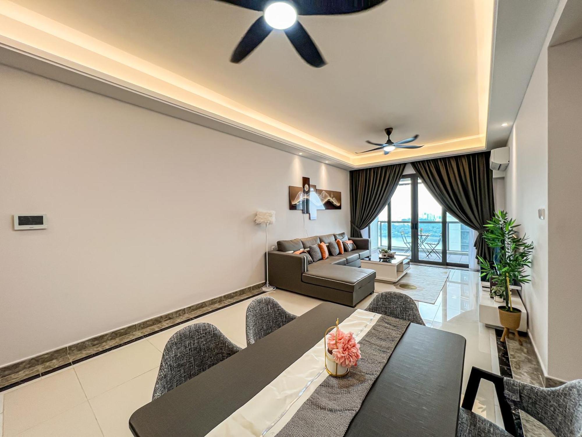 R&f Princes Cove Apartment