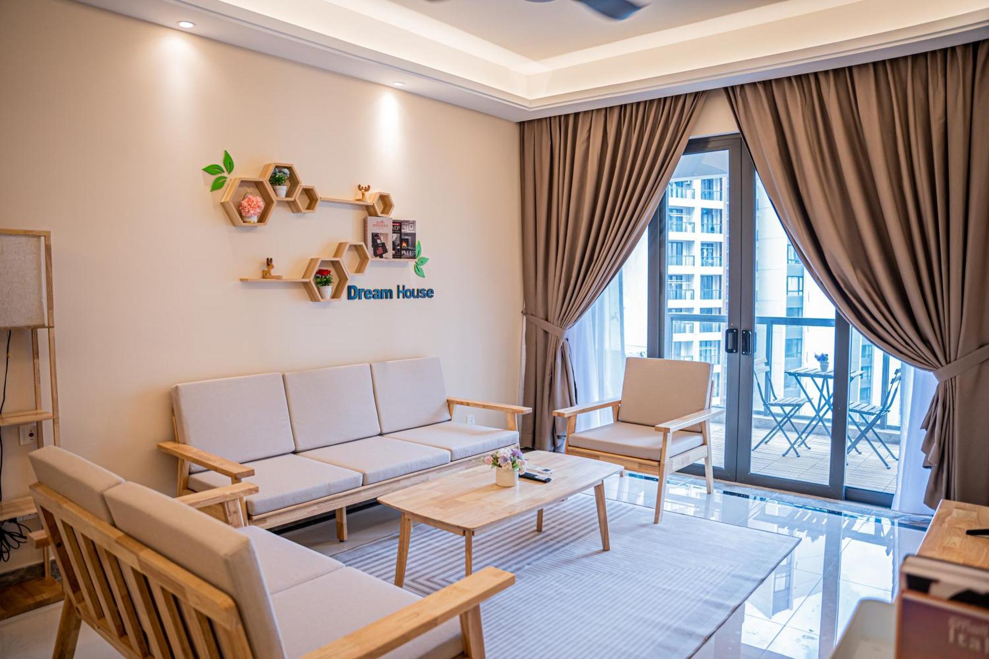 R&f Princes Cove Apartment