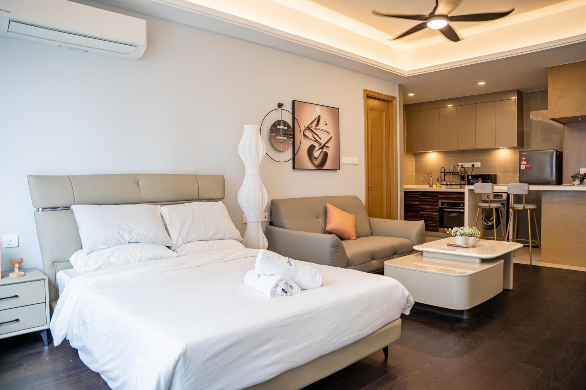 R&f Princes Cove Apartment
